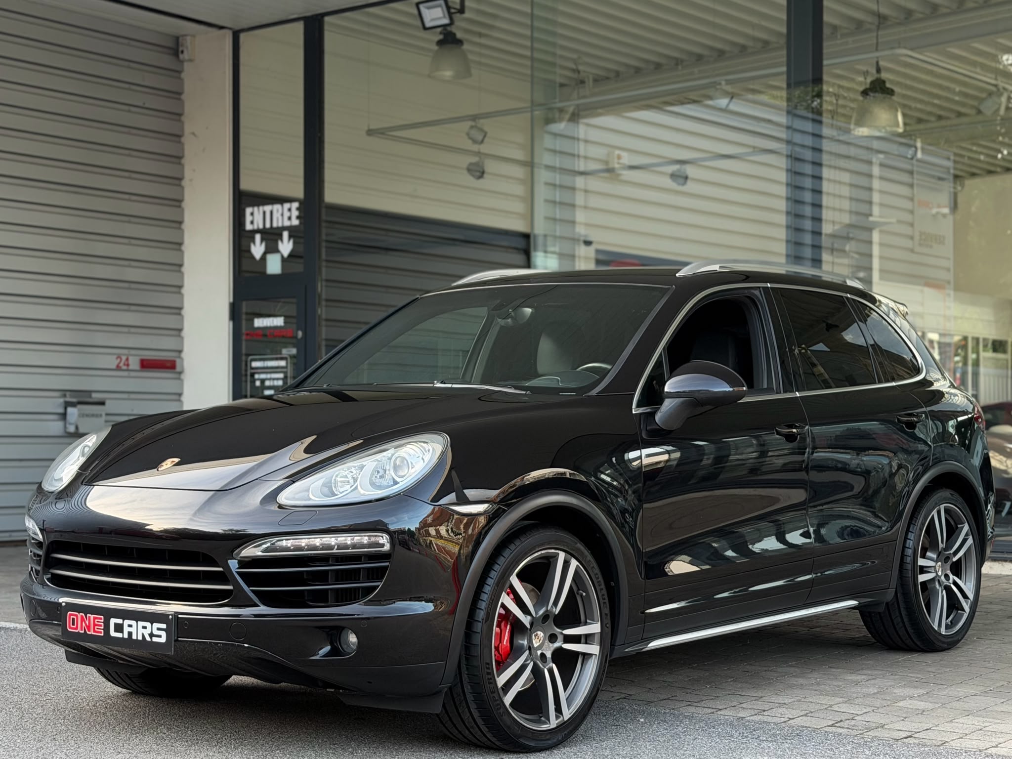 Another premium ONE CARS vehicle, view 4